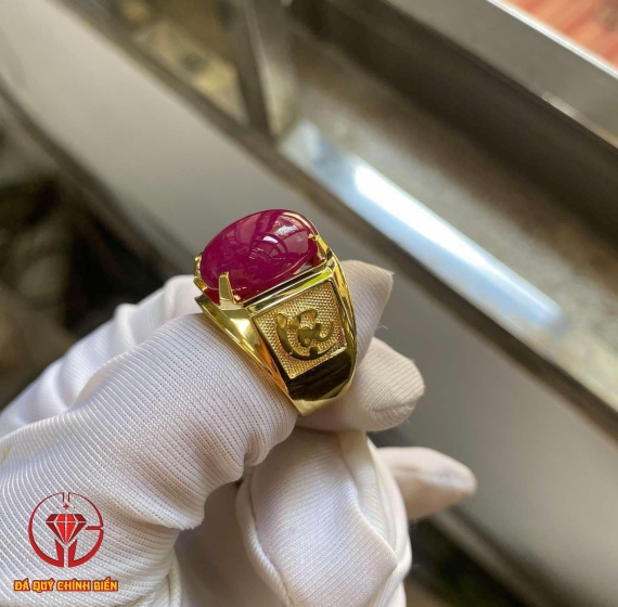 Nhẫn ruby thiên nhiên yên Bái 